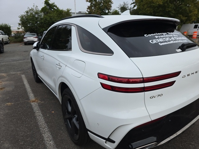 2026 Genesis GV70 2.5T Sport Prestige photo 3