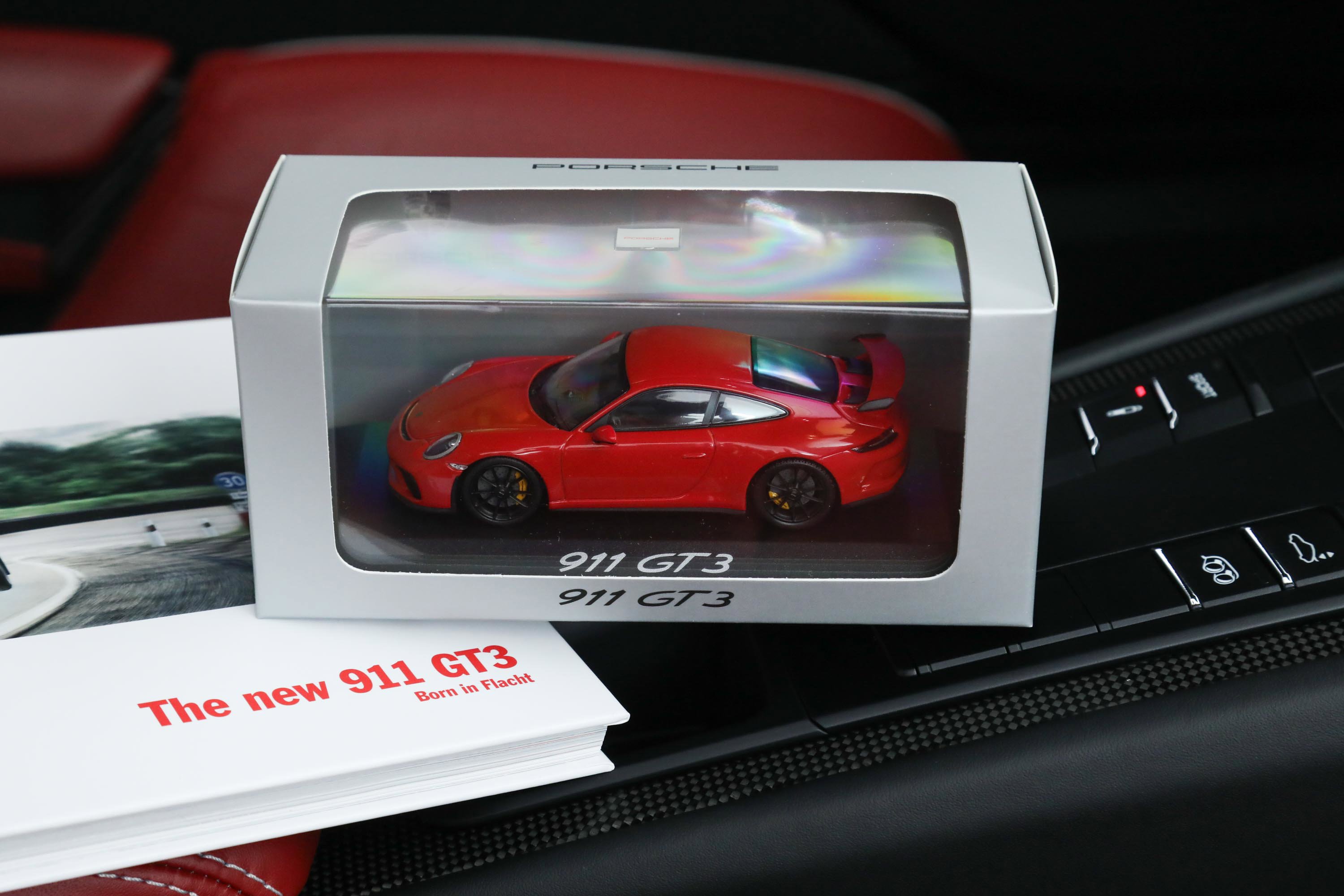 2018 Porsche 911 GT3 Touring photo 37