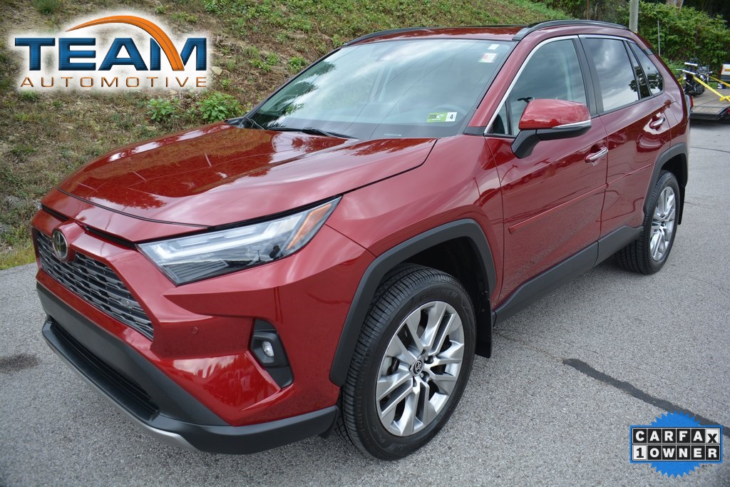 2022 Toyota RAV4 Limited's photo