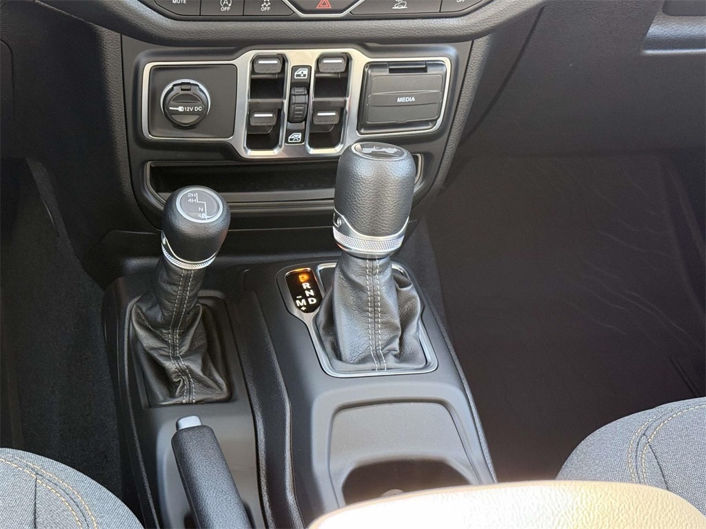2025 Jeep Wrangler Sport S photo 20
