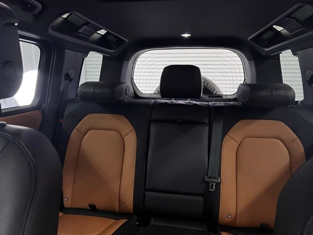 2024 Land Rover Defender 110 X-Dynamic SE photo 7