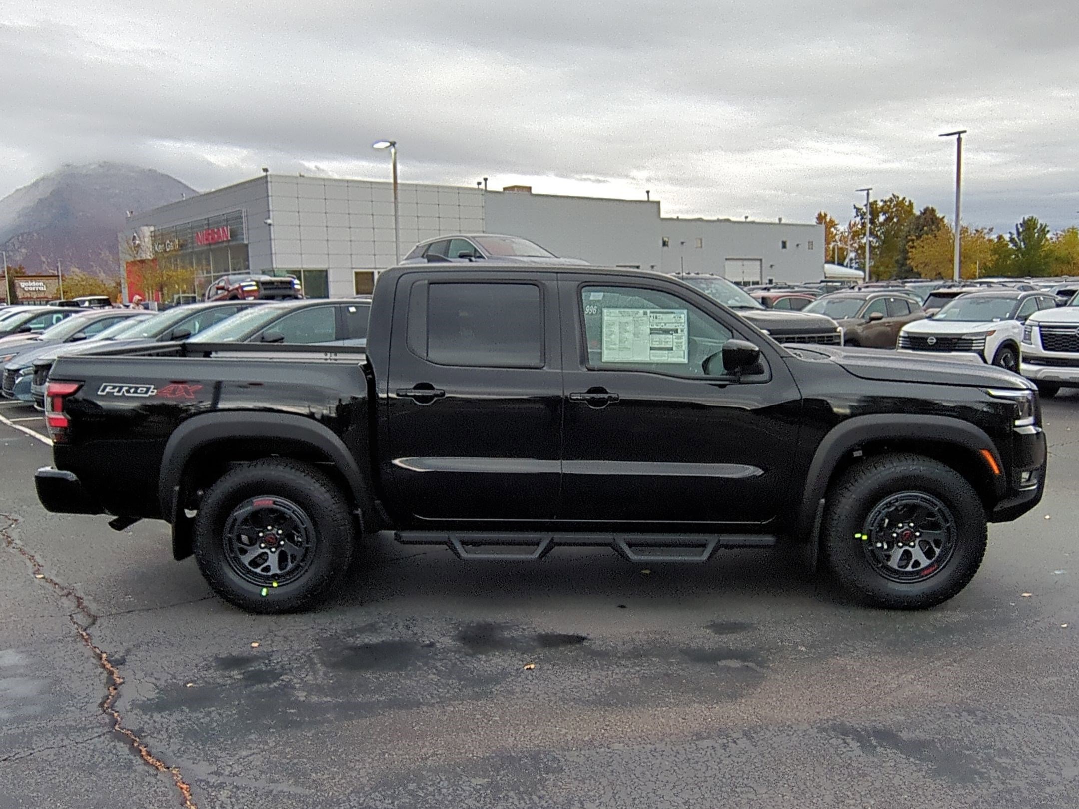 2026 Nissan Frontier Crew Cab PRO-4X photo 2