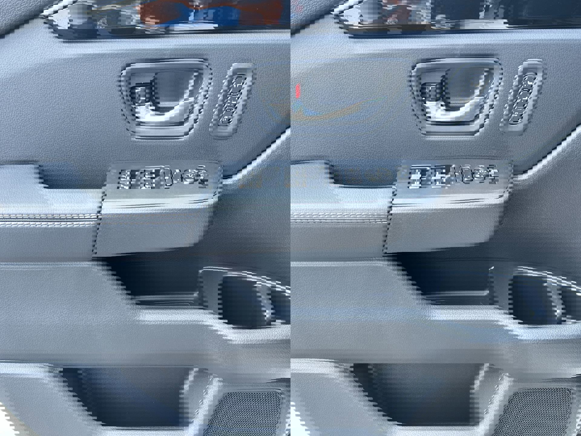 2025 Honda Pilot Touring photo 13