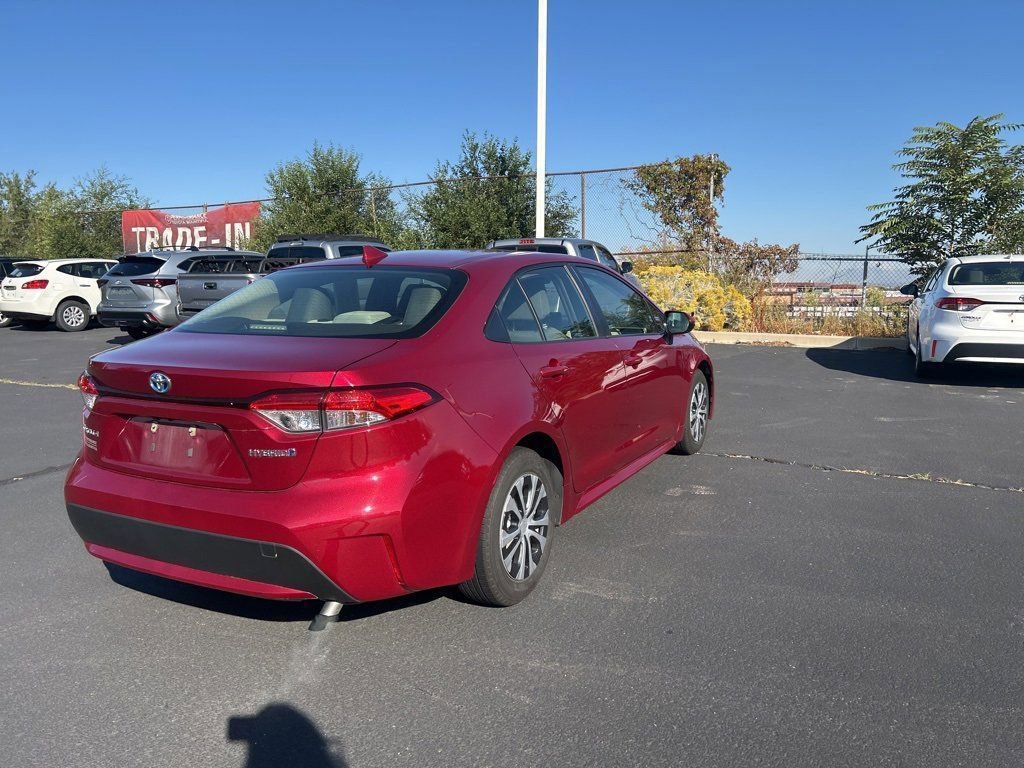 2022 Toyota Corolla Hybrid LE photo 4
