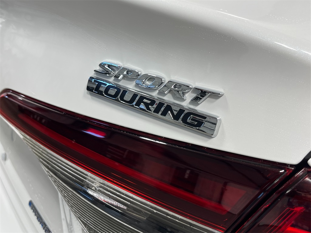 2026 Honda Civic Hybrid Sport Touring photo 4
