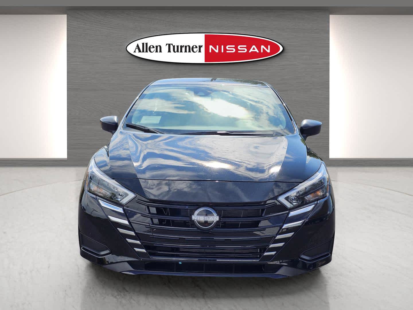 2025 Nissan Versa S photo 2