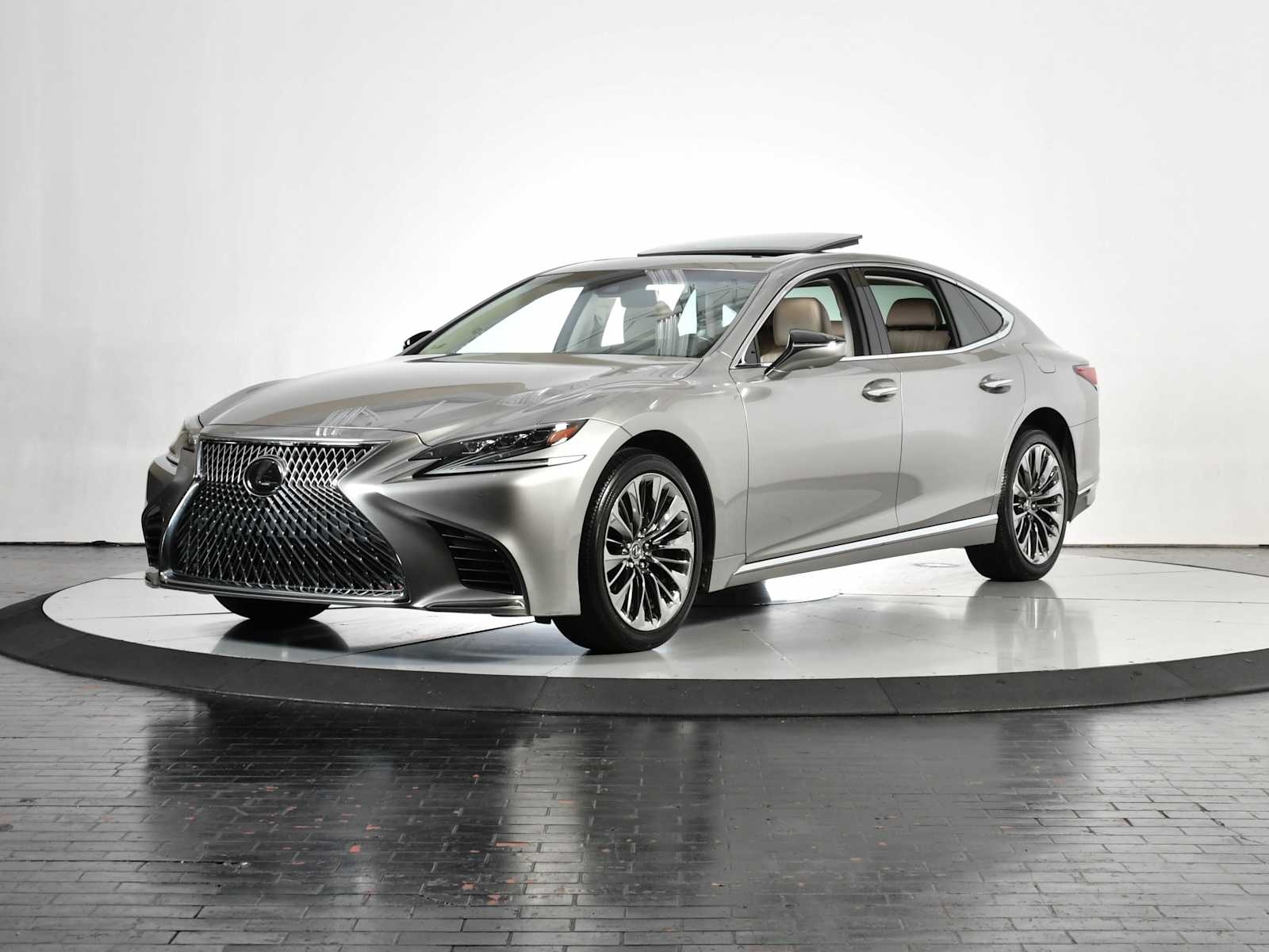 2018 Lexus LS Base's photo