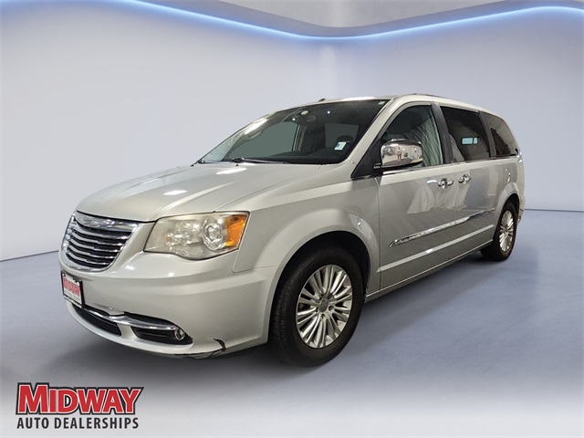 2011 Chrysler Town & Country Limited's photo