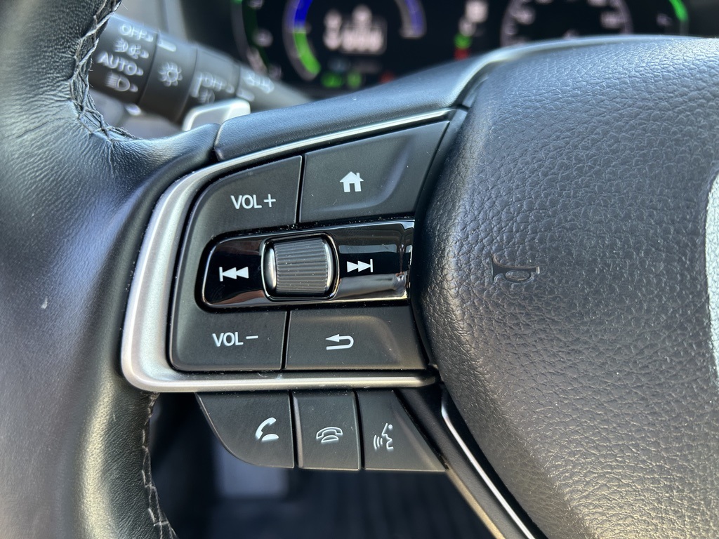 2022 Honda Accord Hybrid Touring photo 12