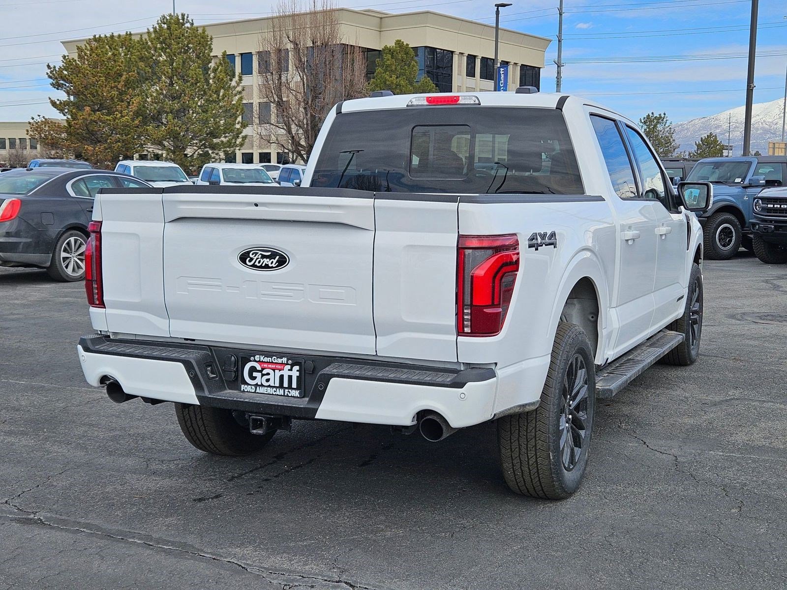 2025 Ford F-150 Lariat photo 3