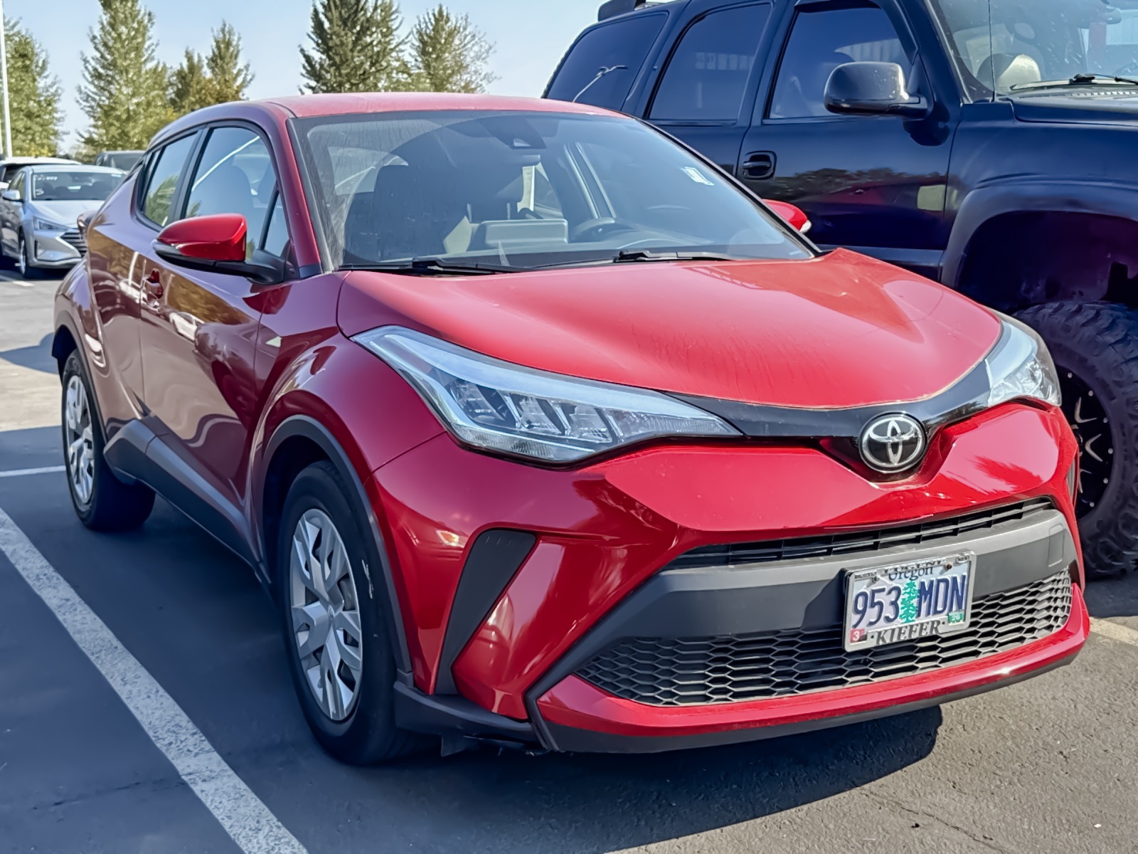 2020 Toyota C-HR LE photo 2