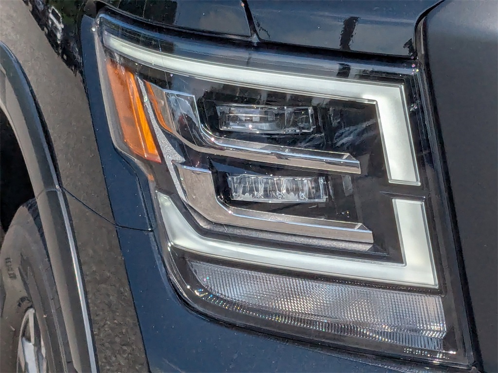 2024 Nissan Titan PRO-4X photo 9