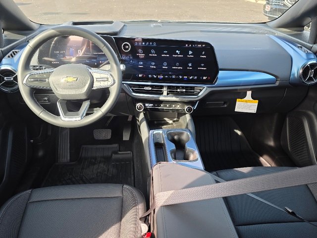 2026 Chevrolet Equinox EV 1LT photo 2