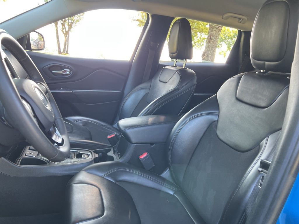 2020 Jeep Cherokee Altitude photo 9