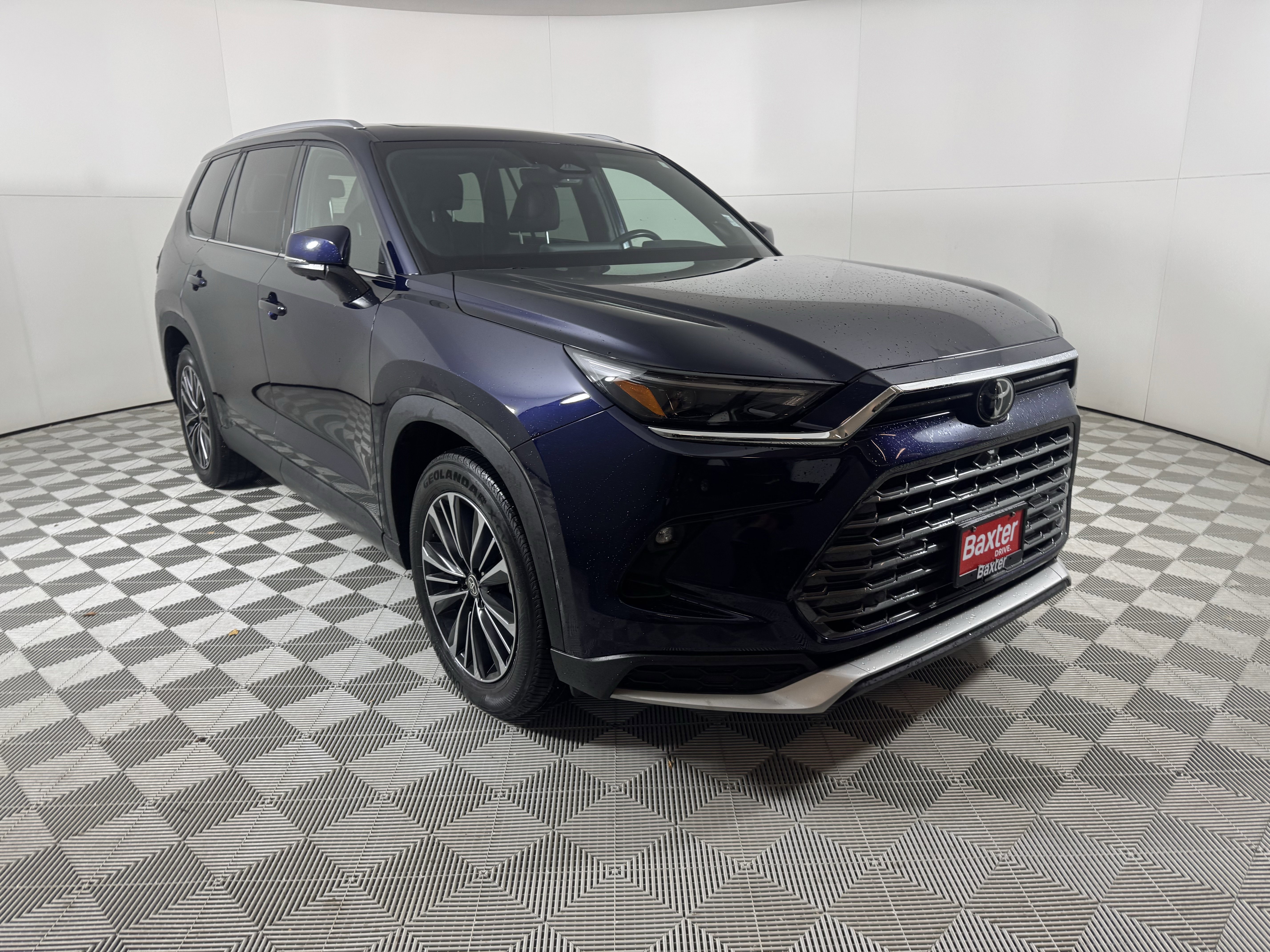 2024 Toyota Grand Highlander Platinum's photo