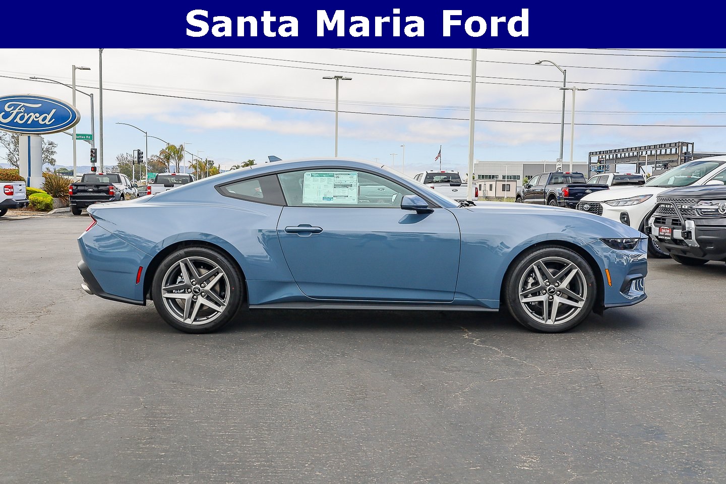 2025 Ford Mustang EcoBoost photo 3