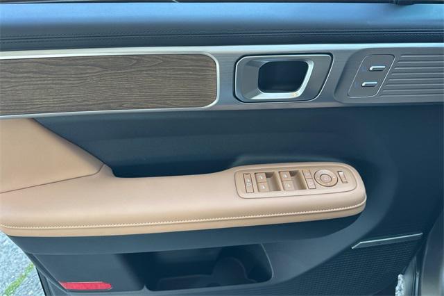 2025 Hyundai Santa Fe Limited photo 5