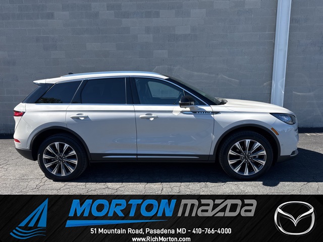 2022 Lincoln Corsair Reserve's photo