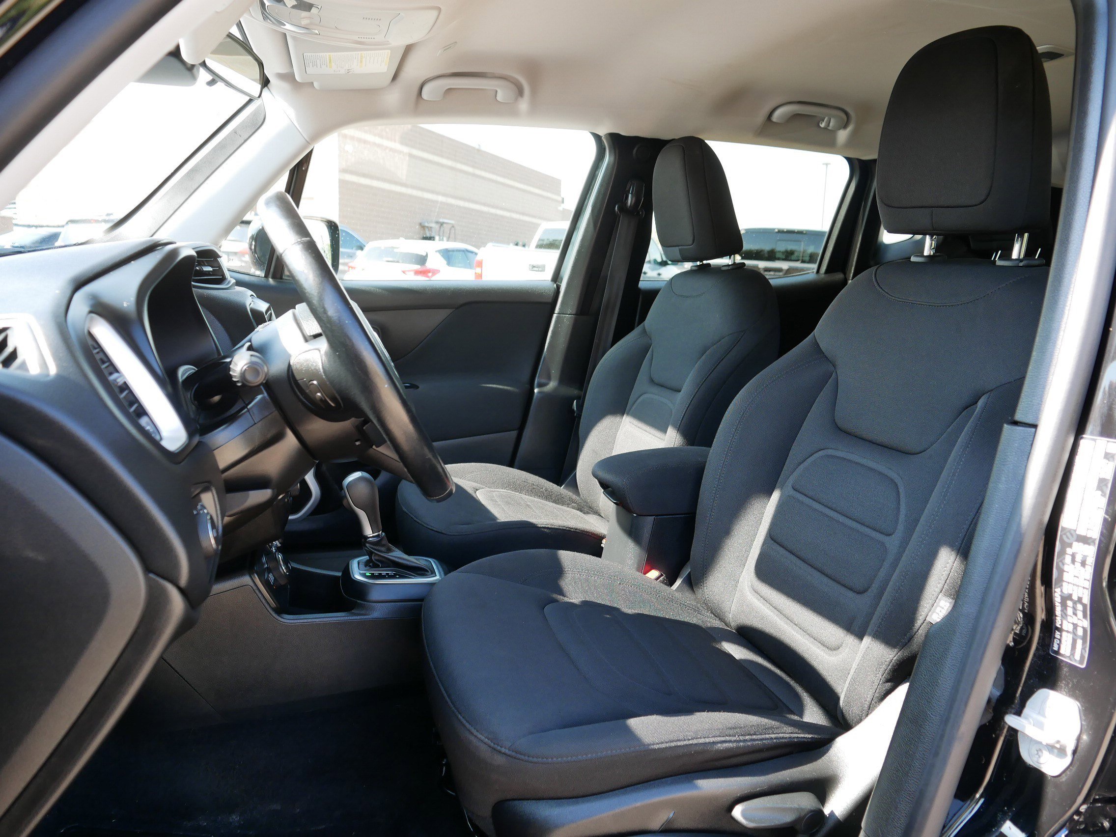 2019 Jeep Renegade Latitude photo 33