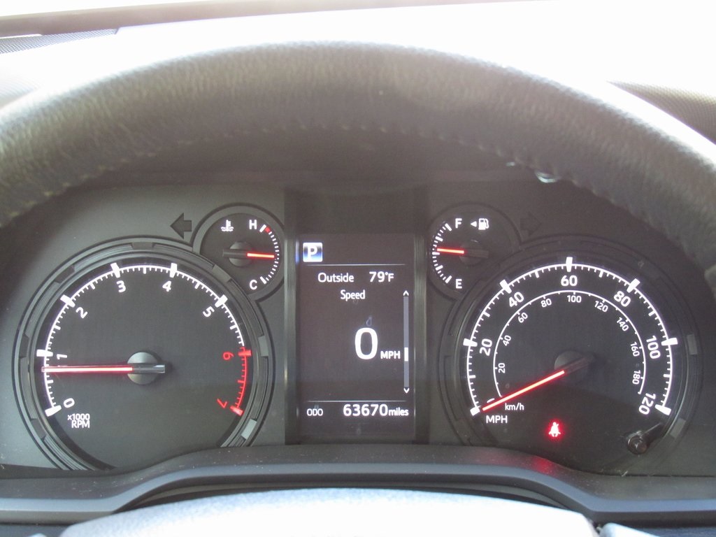 2020 Toyota 4Runner SR5 photo 21