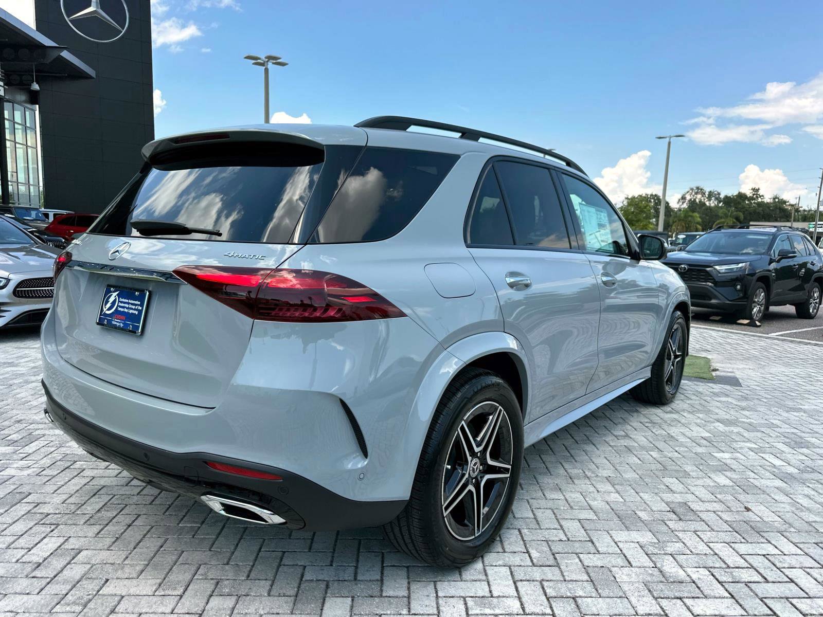 2026 Mercedes Benz GLE 450e 4MATIC photo 4