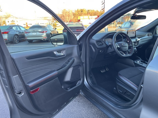 2023 Ford Escape ST-Line photo 4