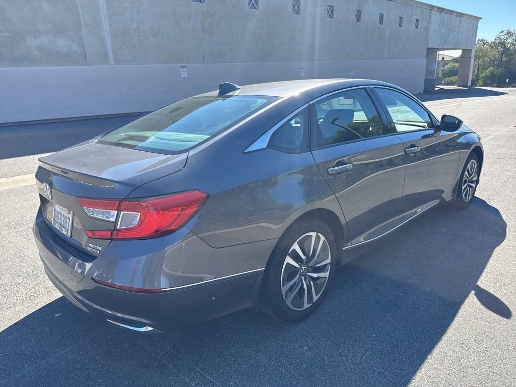 2018 Honda Accord Hybrid Touring photo 2
