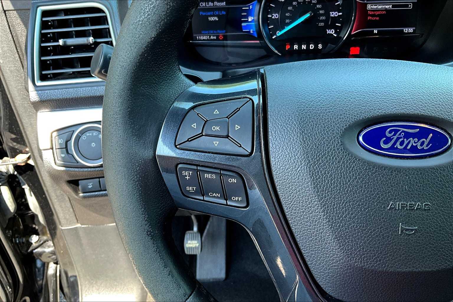 2017 Ford Explorer XLT photo 21