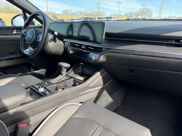 2025 Kia K5 GT-Line photo 4