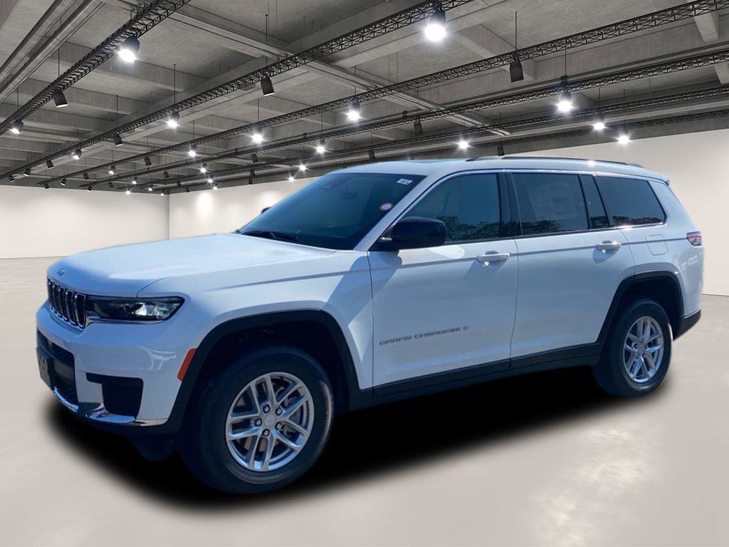 2025 Jeep Grand Cherokee Laredo X photo 2