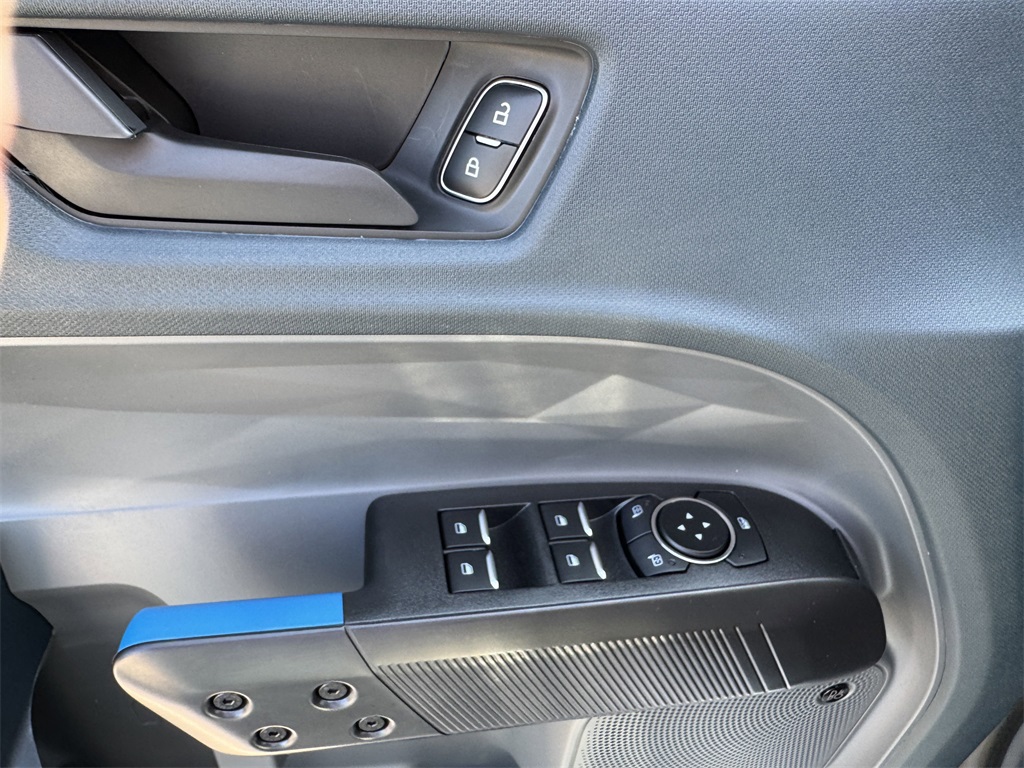 2025 Ford Maverick photo 18