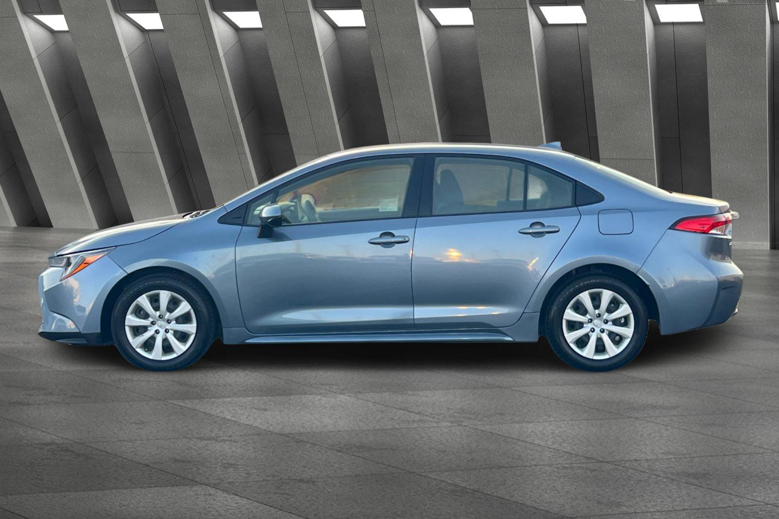 2022 Toyota Corolla LE photo 6