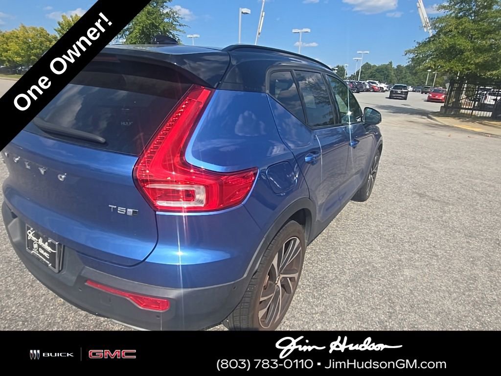 2019 Volvo XC40 T5 R-Design photo 3