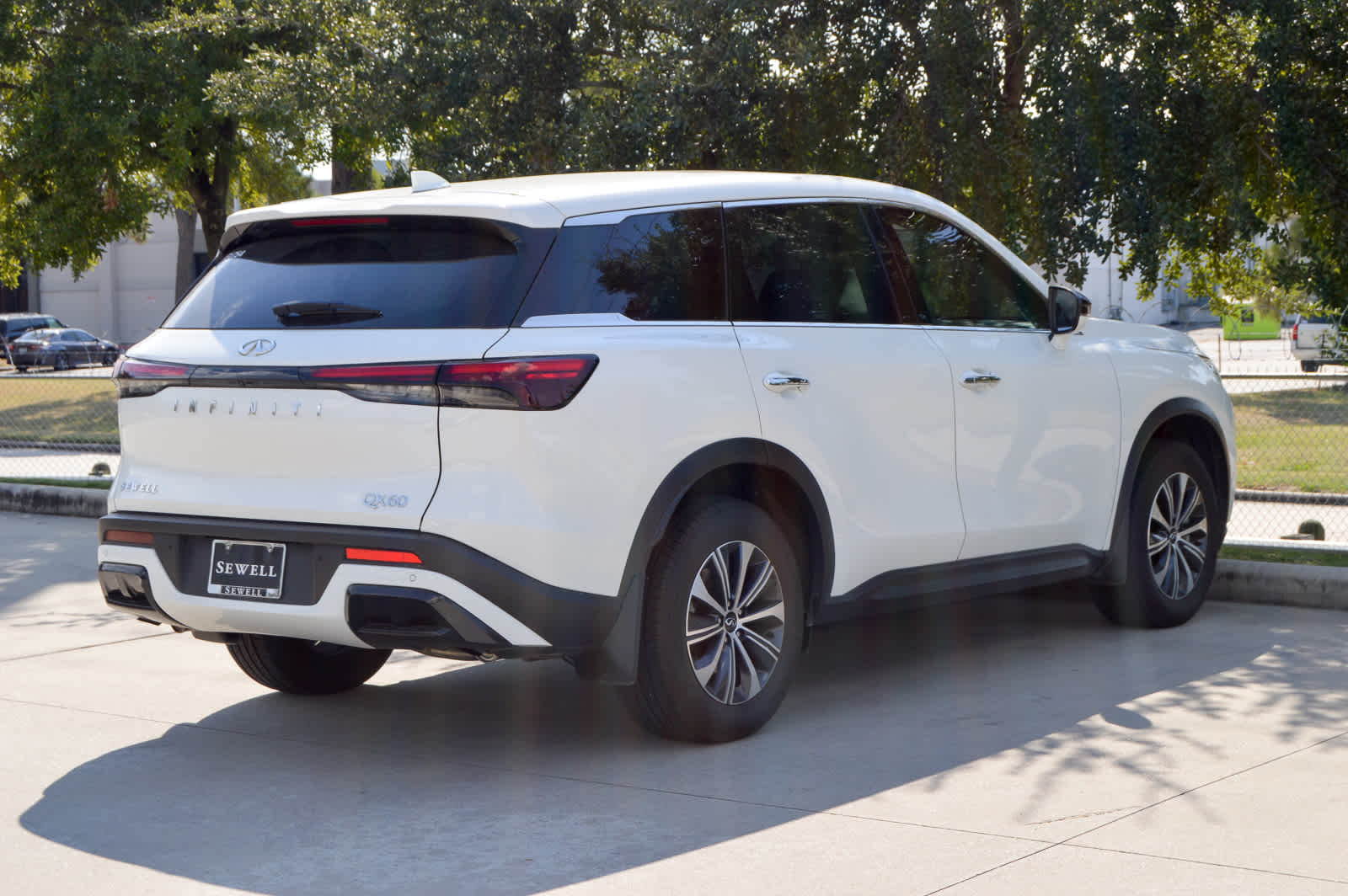 2025 Infiniti QX60 Pure photo 5