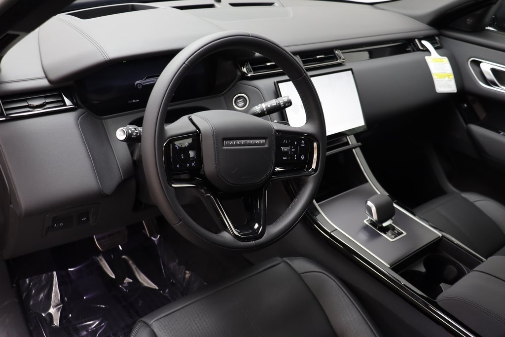 2026 Land Rover Range Rover Velar SE photo 5