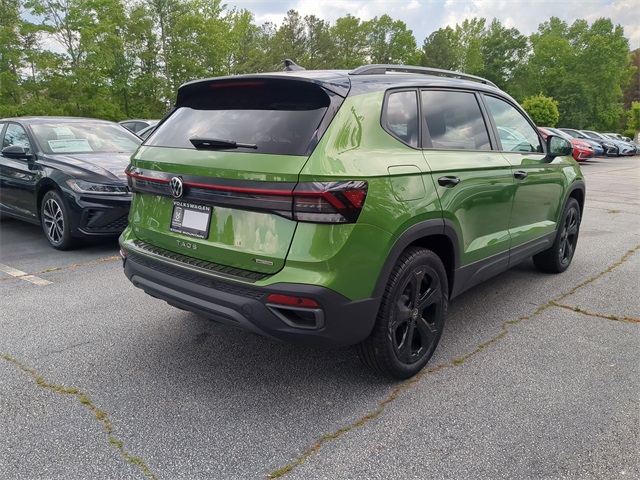 2025 Volkswagen Taos SE photo 4