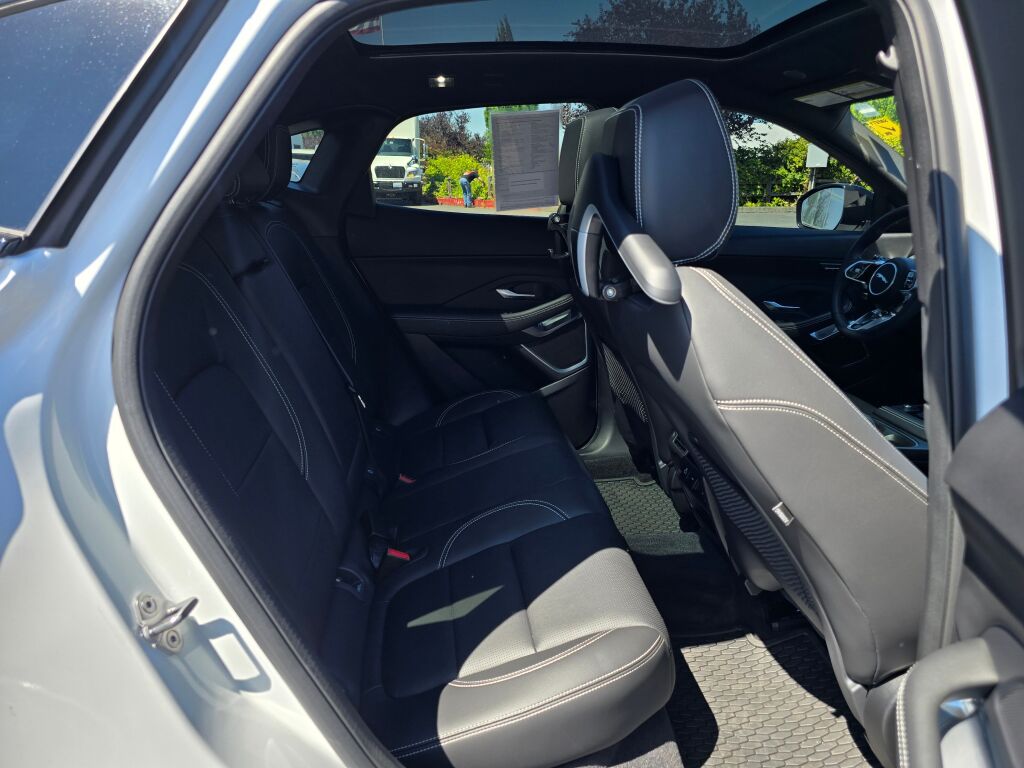 2024 Jaguar E-PACE R-Dynamic SE photo 12