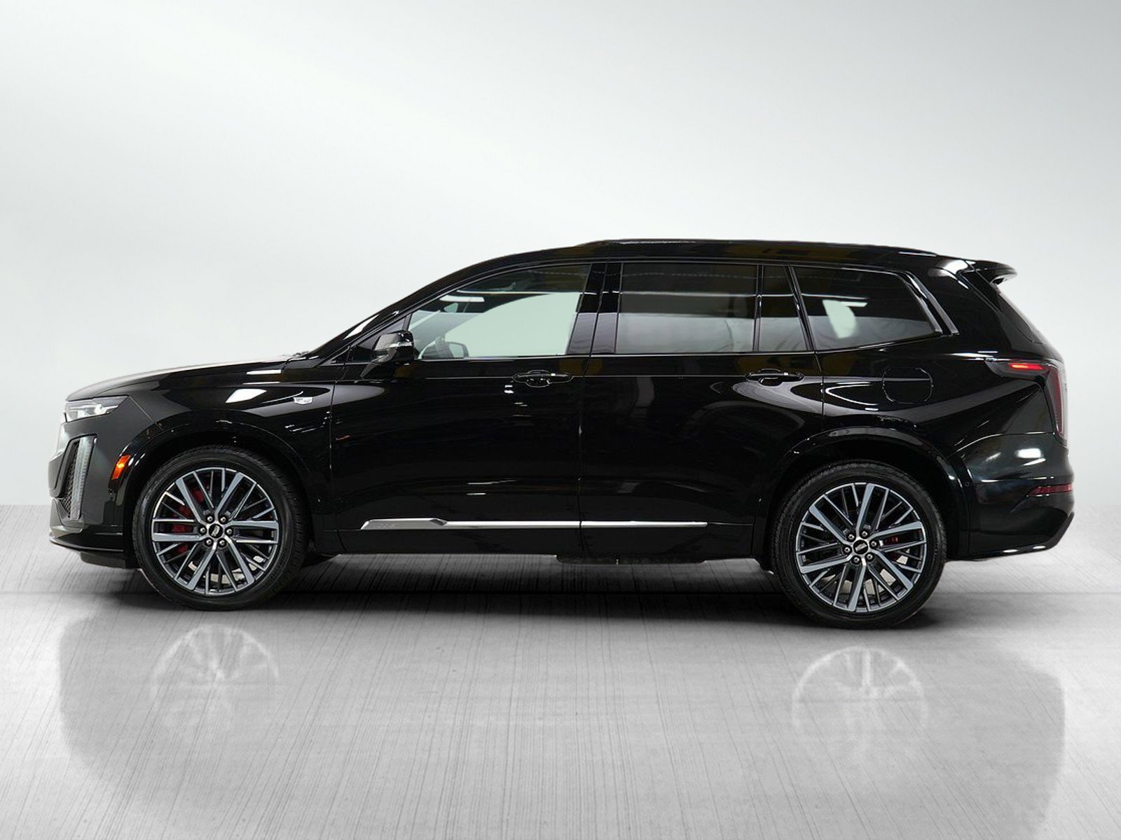 Used 2024 Cadillac XT6 Sport with VIN 1GYKPGRS8RZ730162 for sale in Wayzata, Minnesota