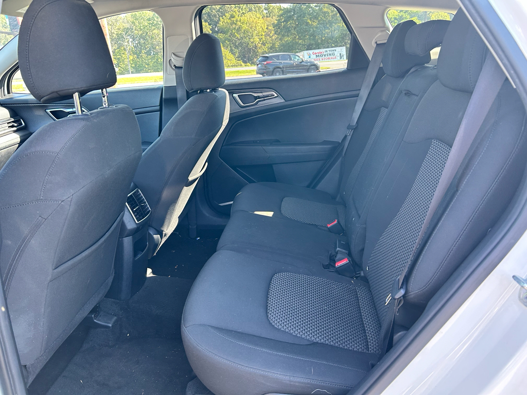 2023 Kia Sportage LX photo 9