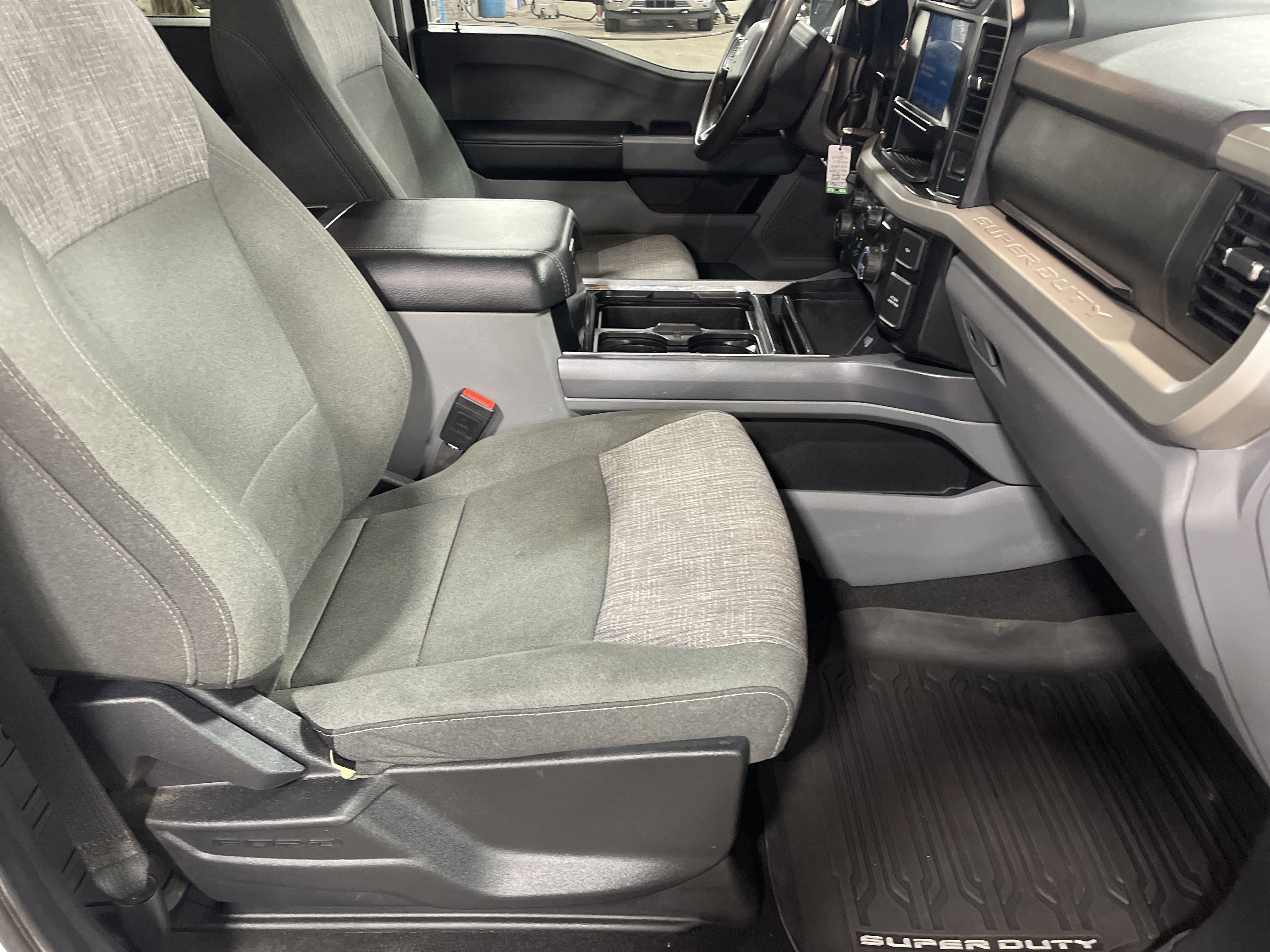 2024 Ford F-250 XLT photo 5