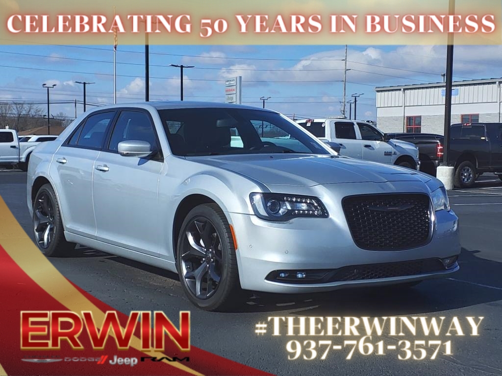 2023 Chrysler 300 S's photo