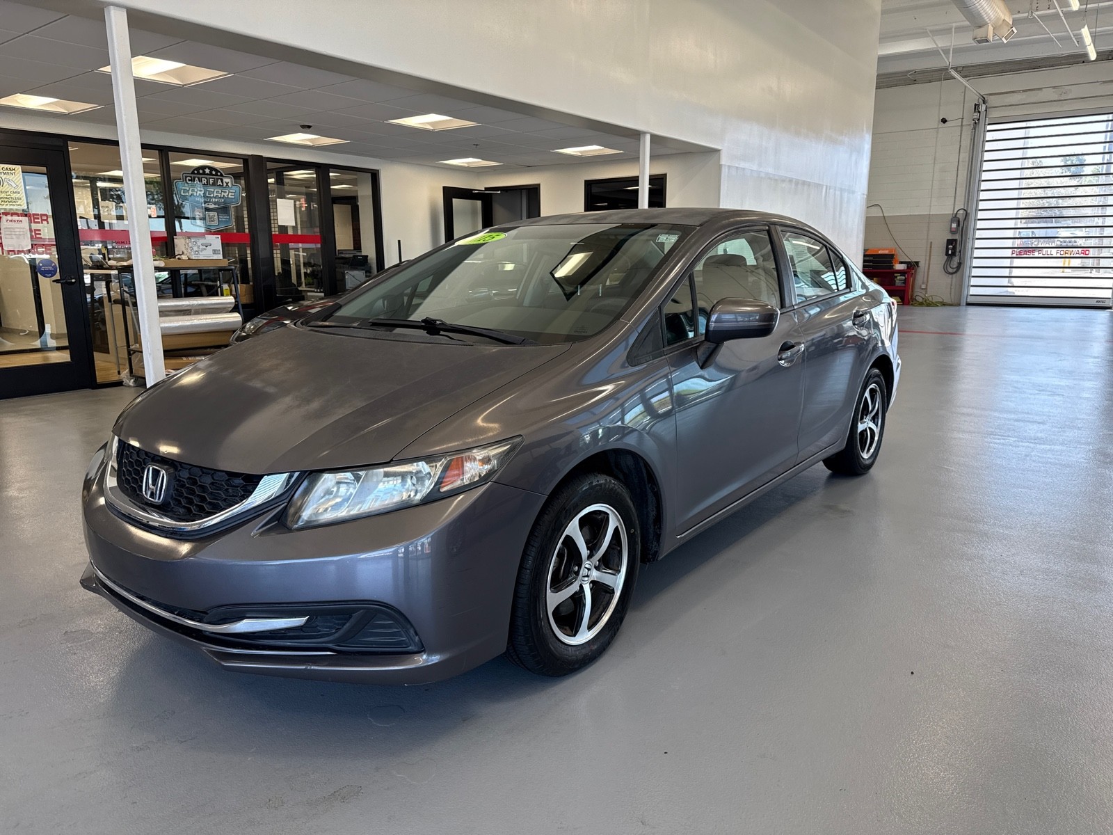 Used 2015 GRAY Honda SE image 1