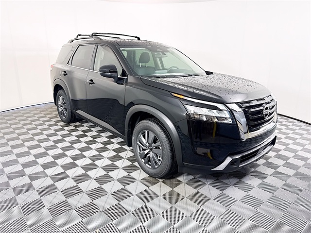 2025 Nissan Pathfinder SV's photo