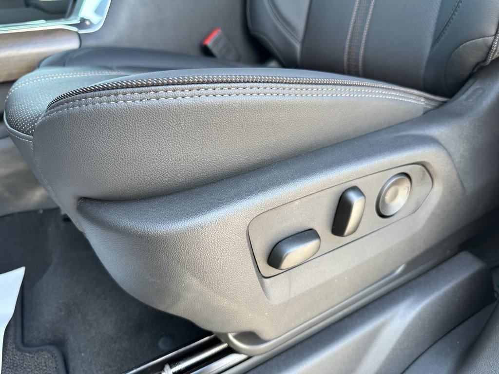 2025 Chevrolet Silverado 2500HD High Country photo 27