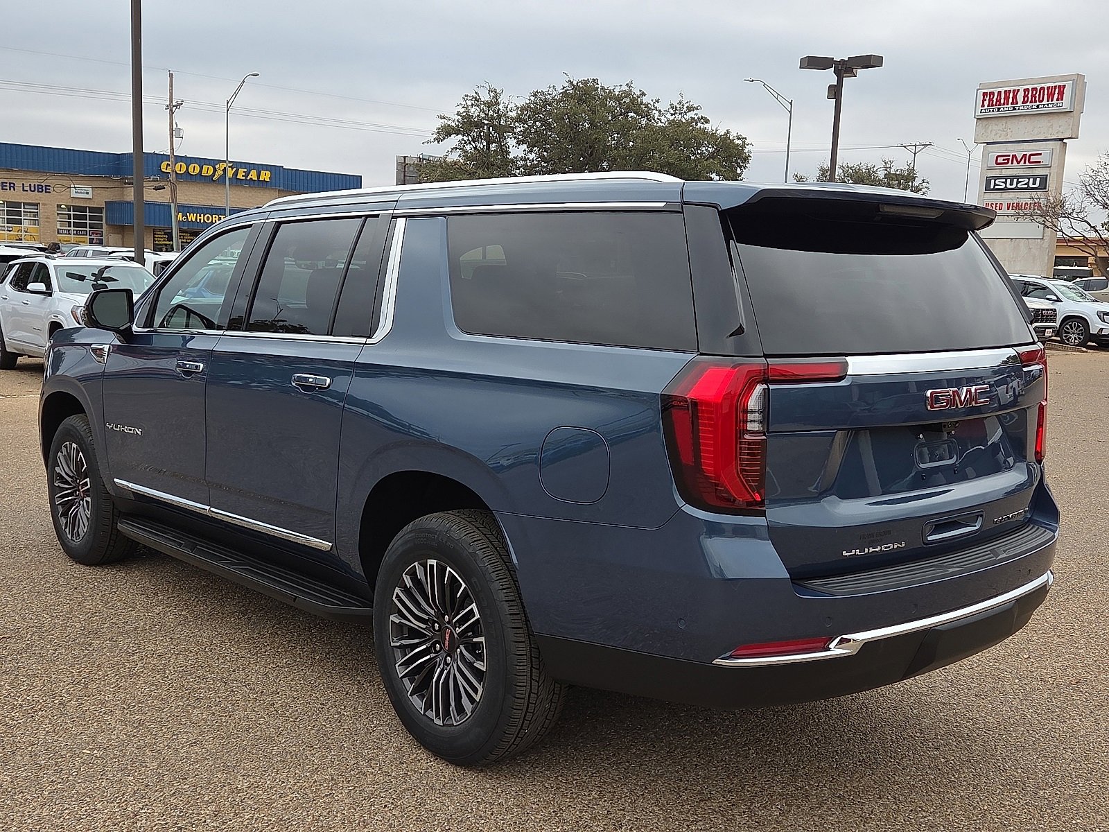 2026 Gmc Yukon XL photo 3