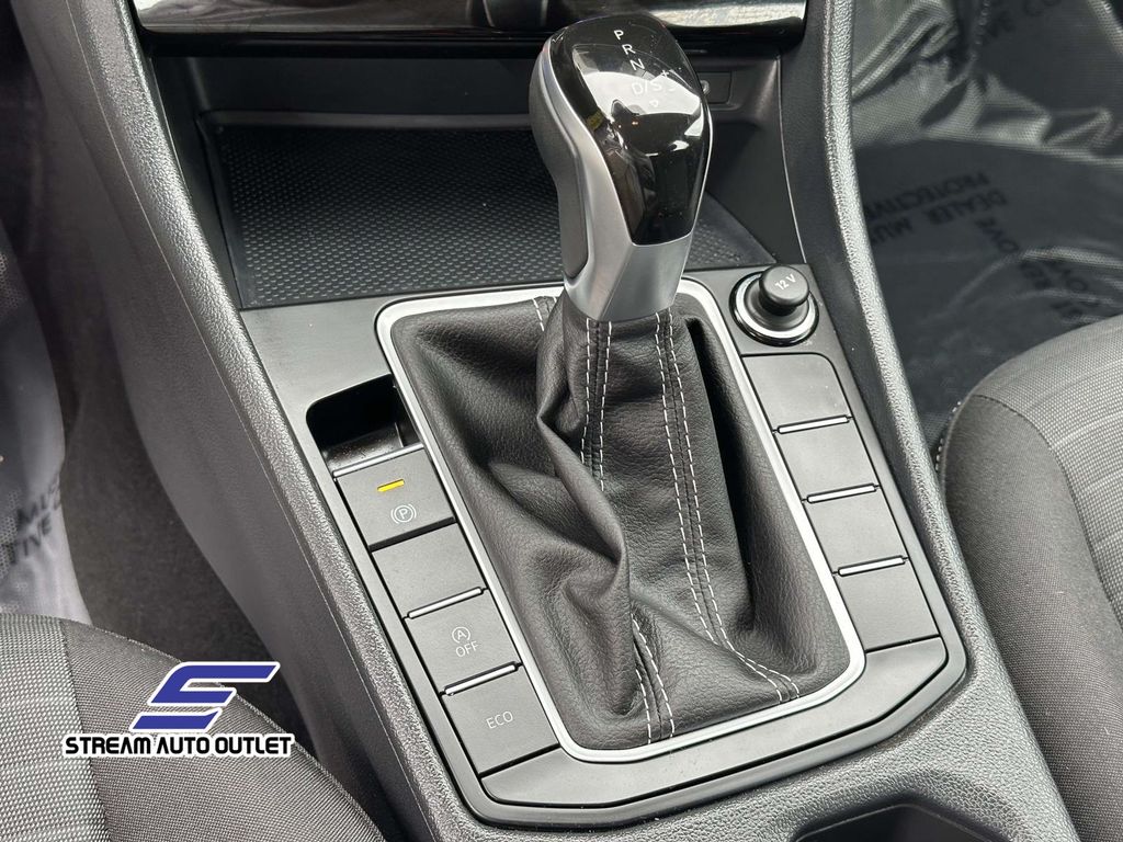 2025 Volkswagen Jetta 1.5T S photo 25
