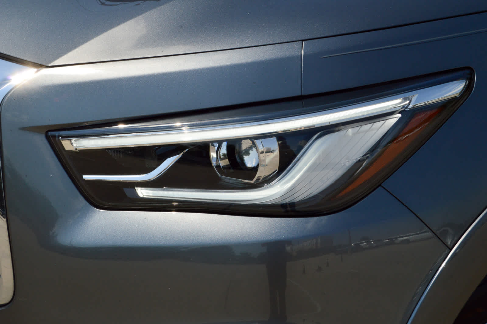2019 Infiniti QX80 Luxe photo 7