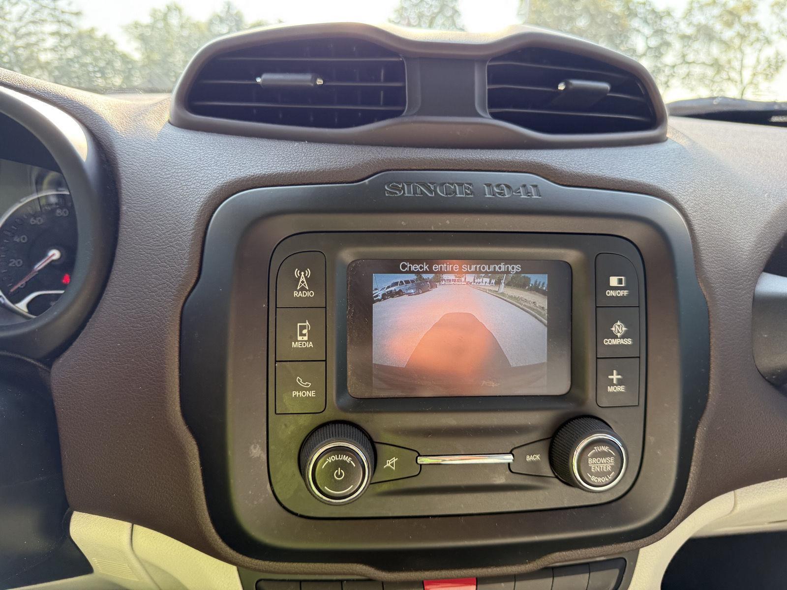 2015 Jeep Renegade Latitude photo 12