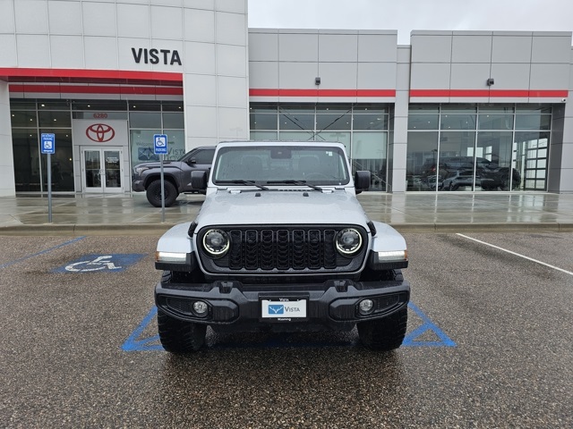 2024 Jeep Gladiator Willys photo 2