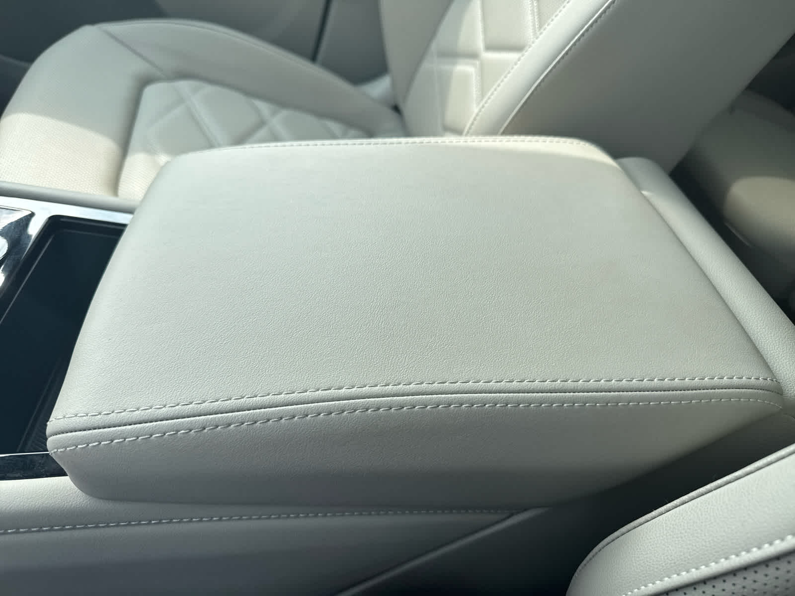 2025 Volkswagen Atlas SE Technology photo 29